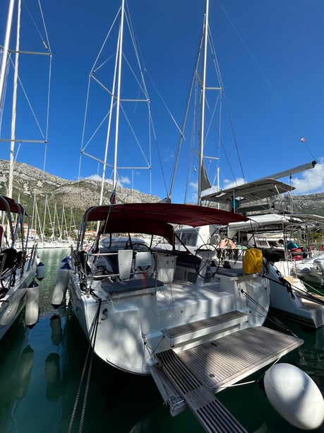 Split Sailboat 5 cabin 12 berths 12 guests 14.6 m Listing Number: #20371 4