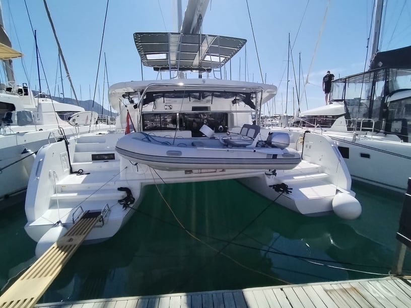 Kaštel Gomilica Catamaran Cabine 5  11  slaapplaatsen 11  gasten 13.99 m Lijstnummer: #20380 3