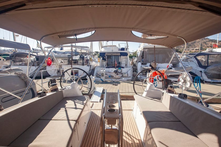 Fethiye Voilier Cabine 3  Couchettes 7  Invités 7  11.22 m Numéro de l'annonce: #20386 3