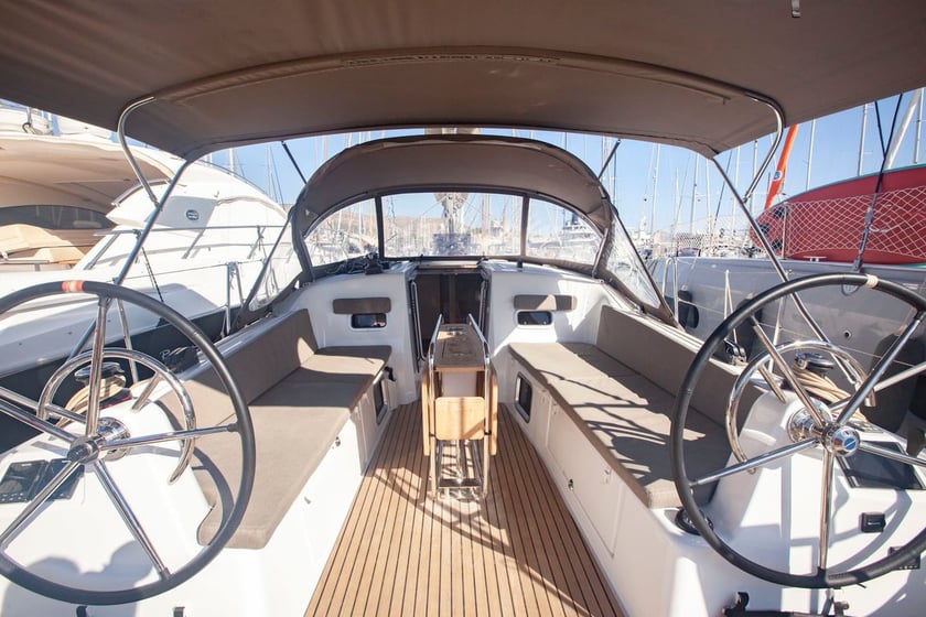 Fethiye Voilier Cabine 3  Couchettes 7  Invités 7  11.22 m Numéro de l'annonce: #20386 2