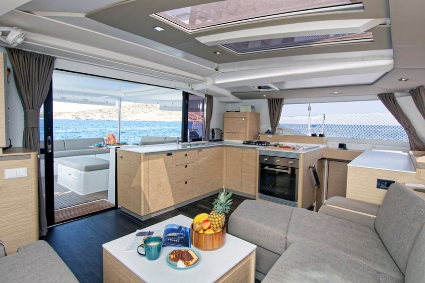 Volos Catamaran 6 cabin 8 berths 8 guests 13.94 m Listing Number: #20392 5