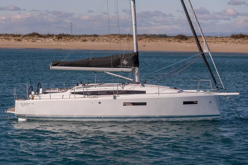 Palamos Sailboat 3 cabin 8 berths 8 guests 11.22 m Listing Number: #20399