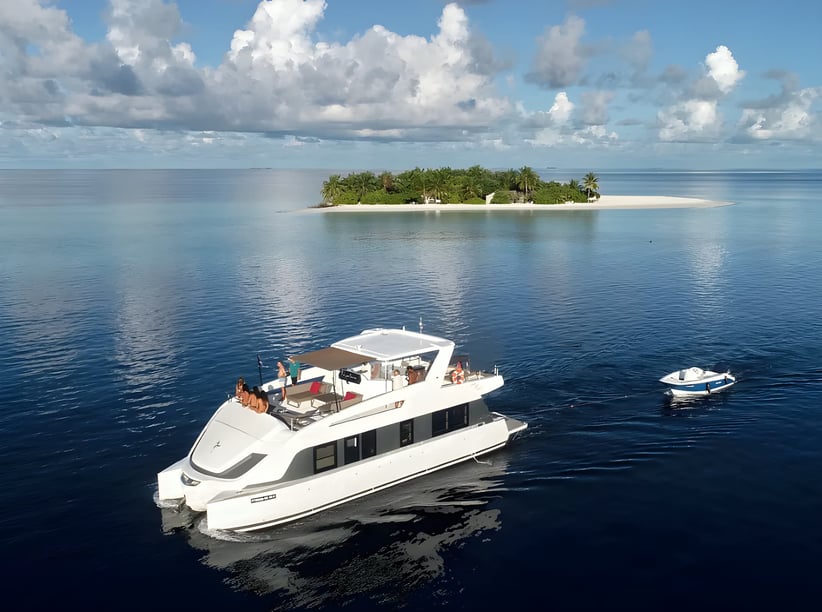 Hulhumale Catamaran 3 cabin 6 berths 6 guests 16.5 m Listing Number: #20441 5