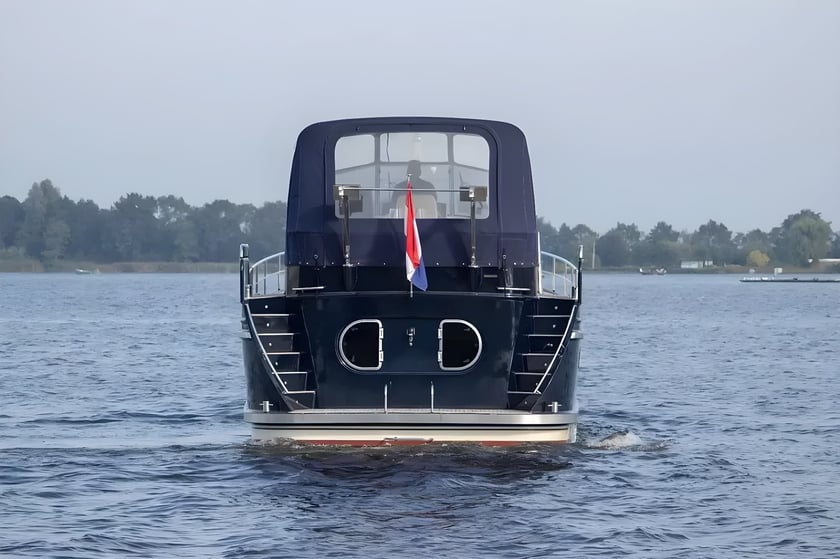 Akkrum Motorboot 4 Kabine 9 Liegeplätze 9 Gäste 12.9 m Nummer des Inserats: #20461 5