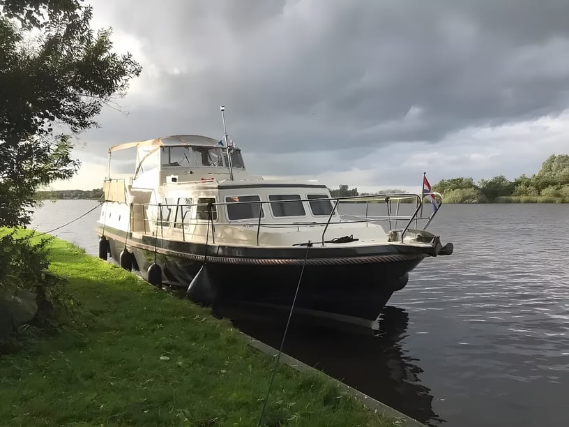 Akkrum Motorboot 3 Kabine 10 Liegeplätze 10 Gäste 13.2 m Nummer des Inserats: #20462 4