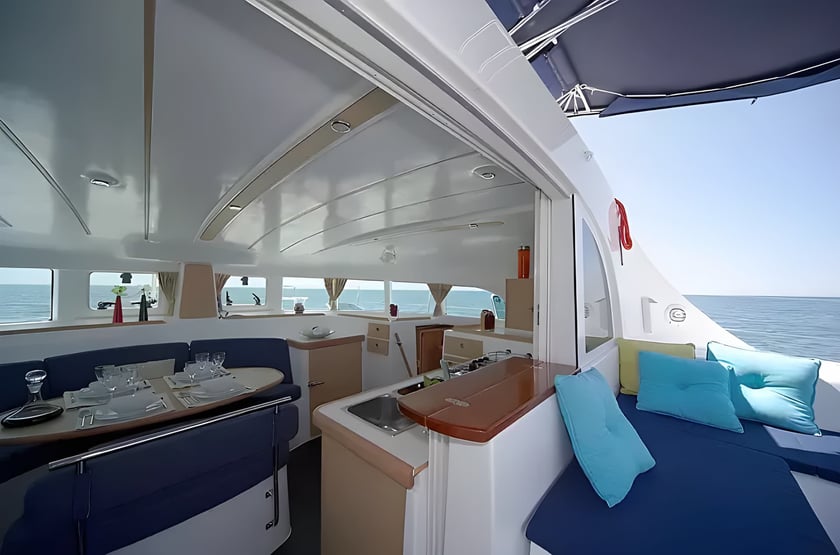 Papeete, Tahiti Catamaran Cabine 4  Couchettes 10  Invités 10  11.56 m Numéro de l'annonce: #20468 5