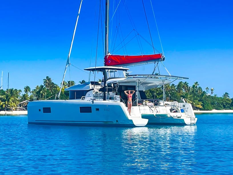 Papeete, Tahiti Catamaran Cabine 6  Couchettes 8  Invités 8  12.8 m Numéro de l'annonce: #20470