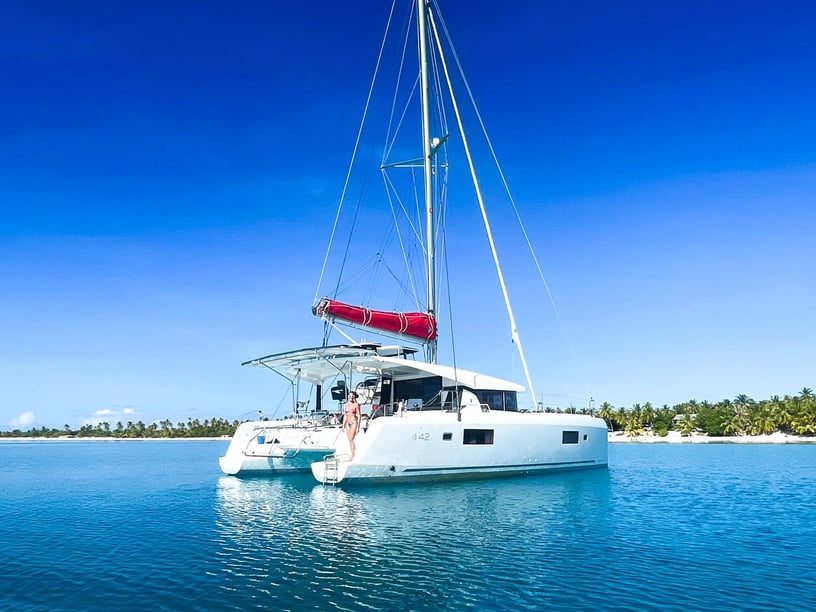 Papeete, Tahiti Catamaran Cabine 4  Couchettes 8  Invités 8  12.8 m Numéro de l'annonce: #20470