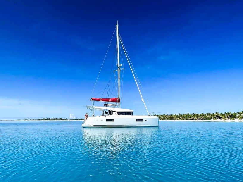 Papeete, Tahiti Catamaran Cabine 6  Couchettes 8  Invités 8  12.8 m Numéro de l'annonce: #20470 4