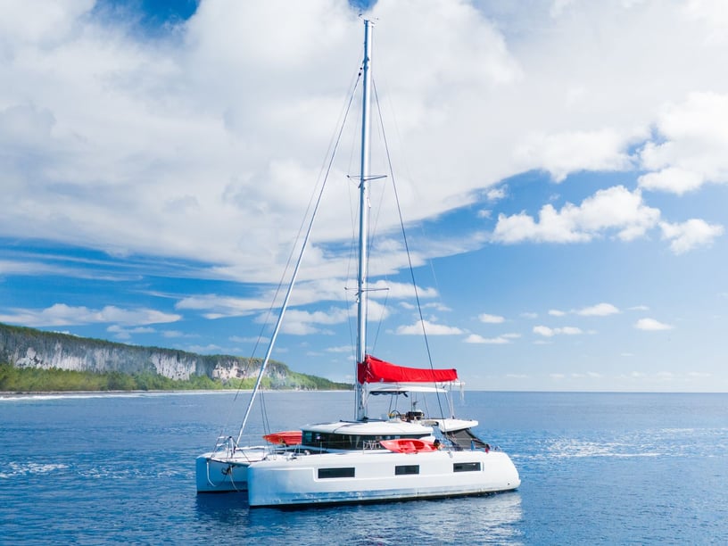 Papeete, Tahiti Catamaran Cabine 4  Couchettes 9  Invités 12  13.99 m Numéro de l'annonce: #20472