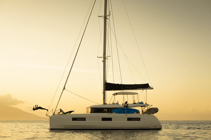 Papeete, Tahiti Catamaran Cabine 4  Couchettes 8  Invités 8  14 m Numéro de l'annonce: #20472 4