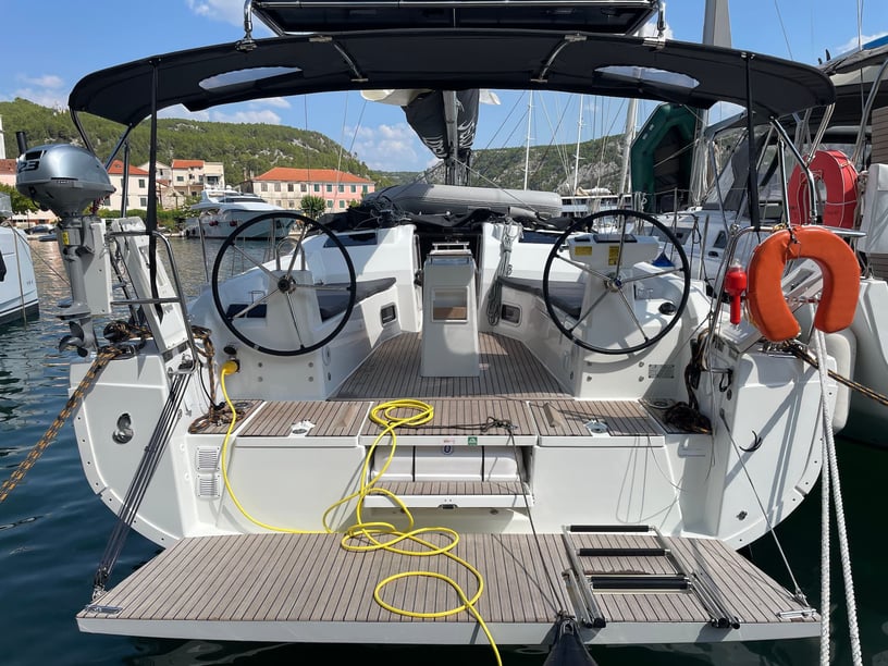 Skradin Sailboat 3 cabin 6 berths 6 guests 11.93 m Listing Number: #20483