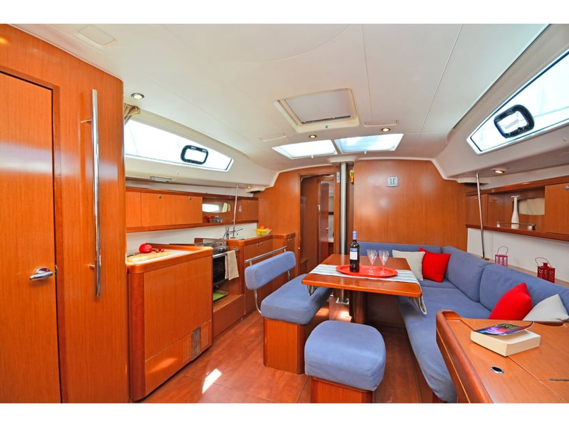 Volos Yelkenli 4 kabin Konaklama 8 kişi Seyir 8 kişi 13.13 m İlan No: #20485 2