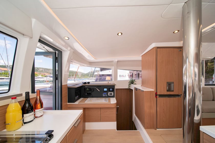 Skradin Catamaran 5 cabin 10 berths 10 guests 12.85 m Listing Number: #20489 4