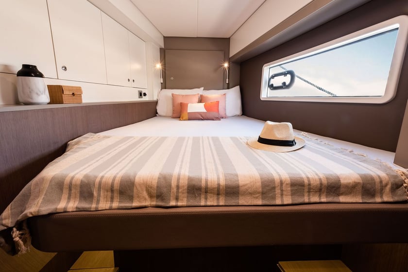 Skradin Catamaran 5 cabin 10 berths 10 guests 12.85 m Listing Number: #20489 4