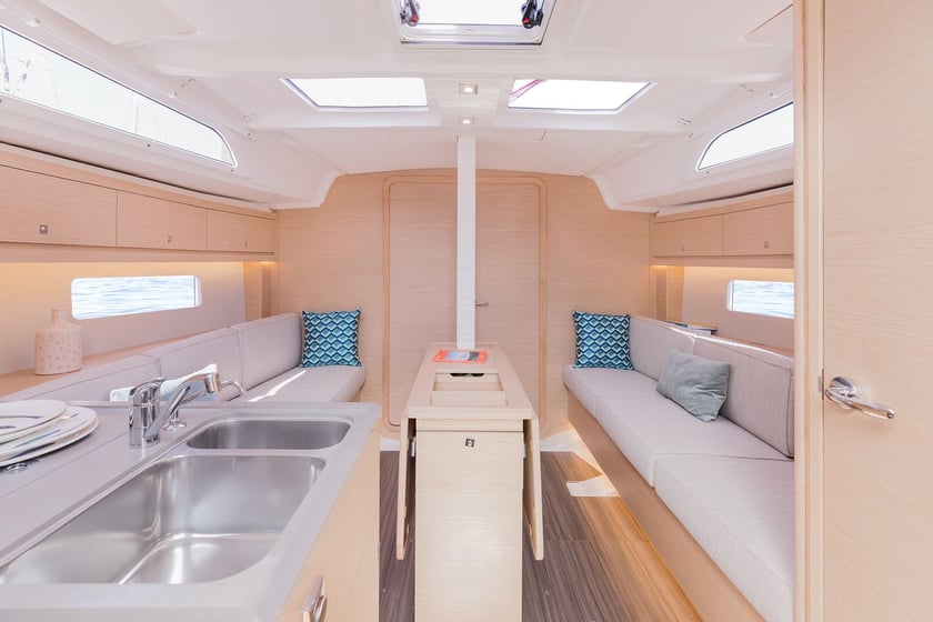 Skradin Barca a vela cabina 3  cuccette 6  6  ospiti 10.77 m Numero dell'inserzione: #20493 5