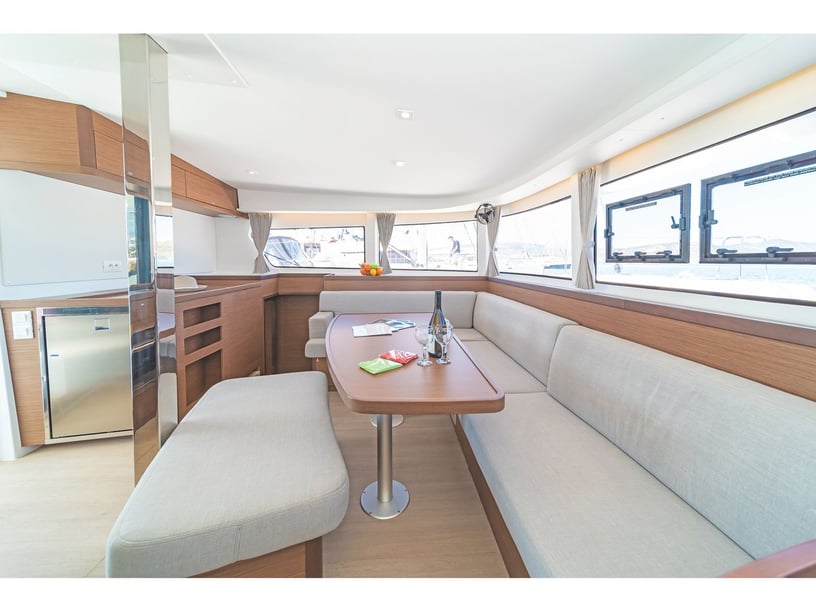 Skradin Catamaran 6 cabin 10 berths 10 guests 12.94 m Listing Number: #20494 2