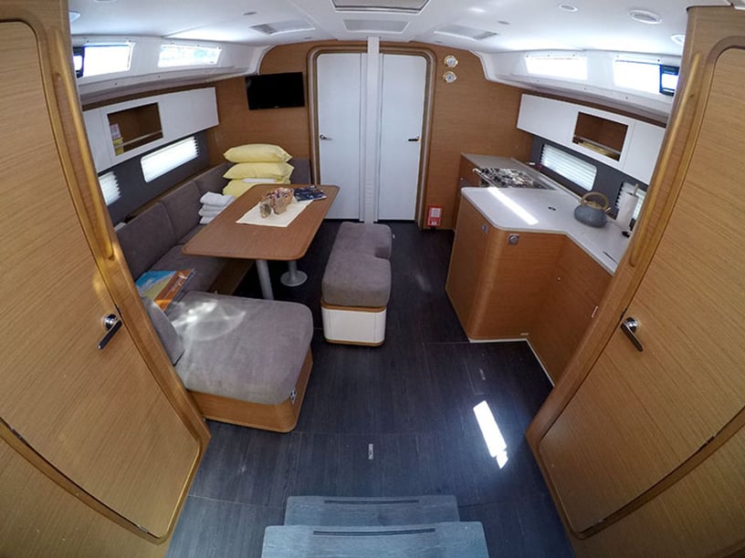 Šibenik Sailboat 4 cabin 10 berths 10 guests 12.75 m Listing Number: #20500 2