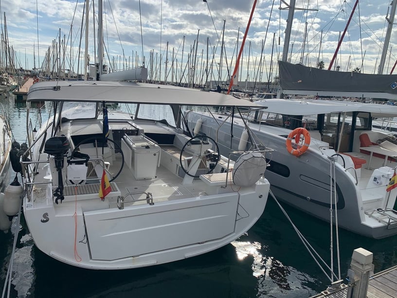 Palma de Mallorca Barca a vela cabina 5  cuccette 10  10  ospiti 13.7 m Numero dell'inserzione: #20511 5