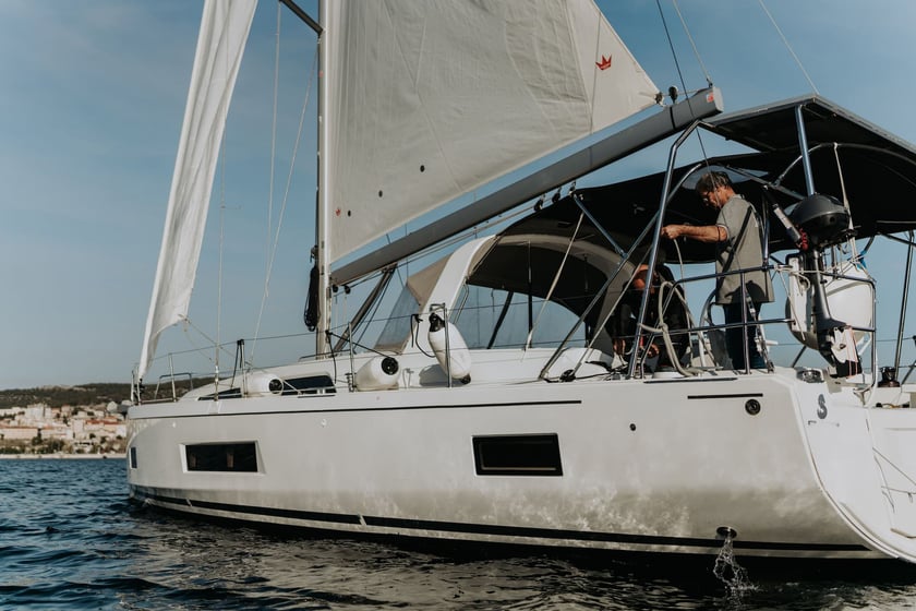 Šibenik Zeilboot Cabine 4  10  slaapplaatsen 10  gasten 14.6 m Lijstnummer: #20515 4