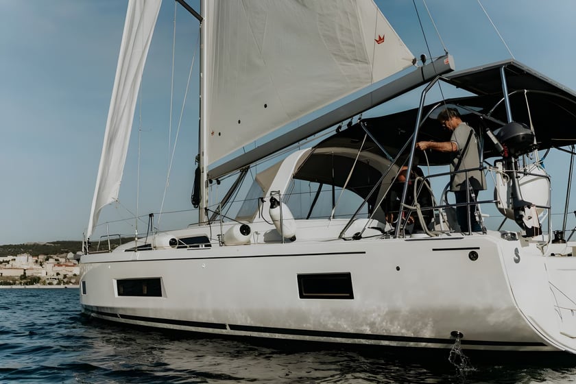 Šibenik Zeilboot Cabine 4  10  slaapplaatsen 10  gasten 14.6 m Lijstnummer: #20515 5