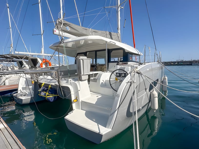 Palma de Majorque Catamaran Cabine 4  Couchettes 10  Invités 12  11.42 m Numéro de l'annonce: #20516