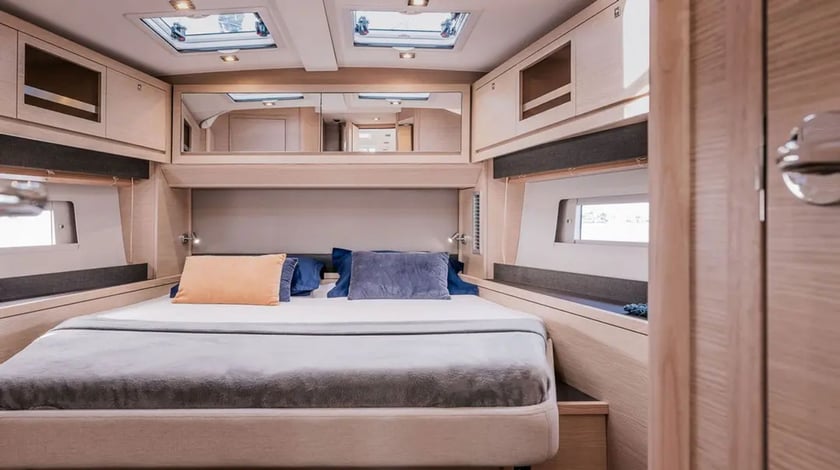 Agropoli Zeilboot Cabine 6  12  slaapplaatsen 12  gasten 14.85 m Lijstnummer: #20525 4