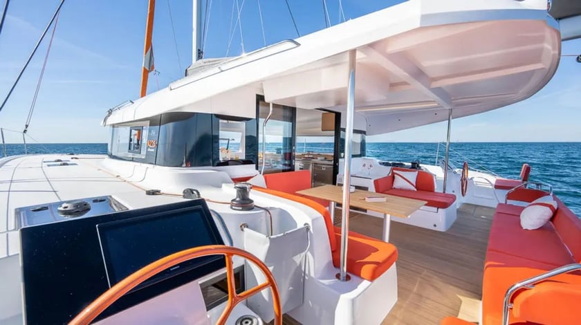 Palairos Catamaran Cabine 6  Couchettes 10  Invités 10  13.97 m Numéro de l'annonce: #20528 4