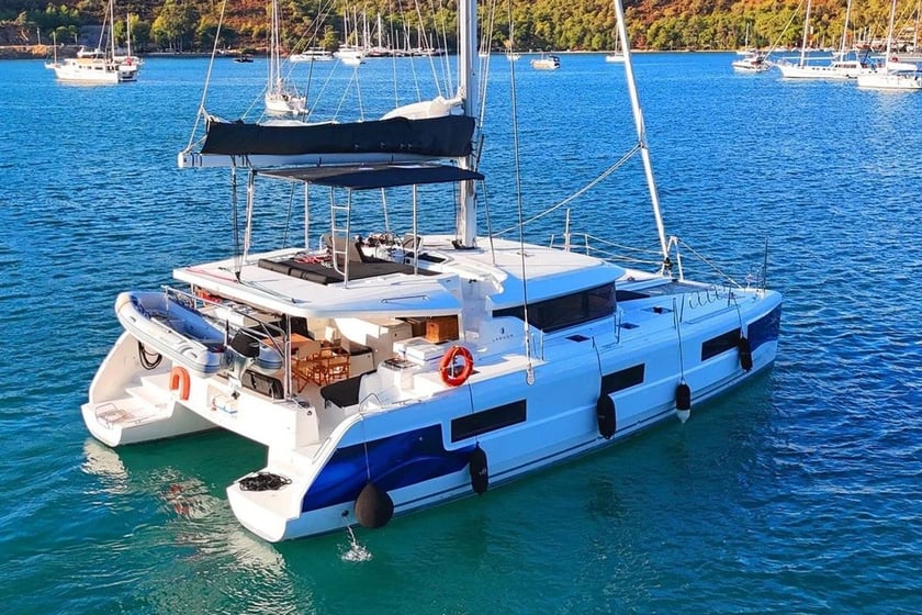 Fethiye Catamaran 4 cabin 8 berths 9 guests 13.99 m Listing Number: #20533