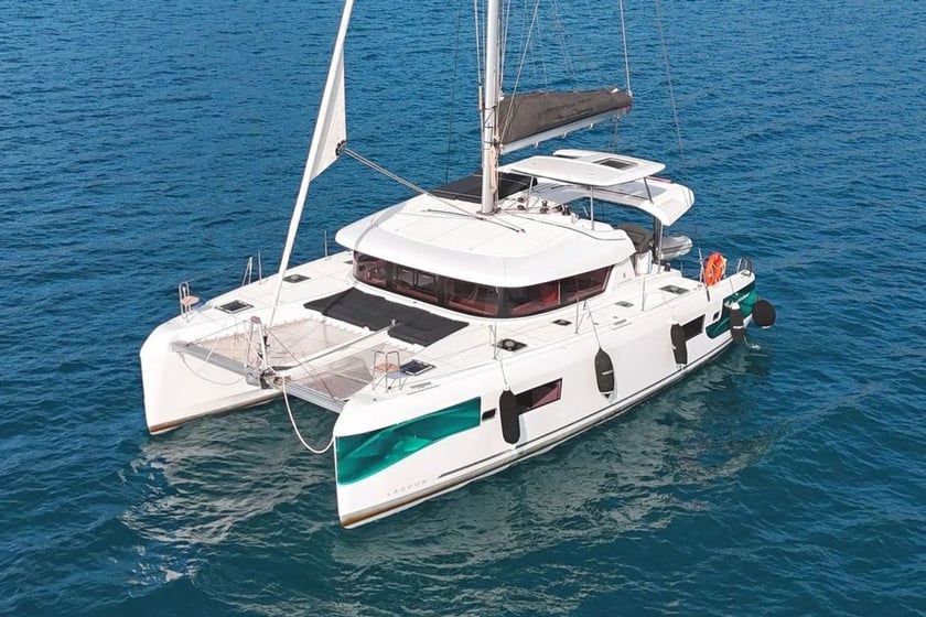 Marmaris Katamaran 5 kabin Konaklama 9 kişi Seyir 9 kişi 12.8 m İlan No: #20534