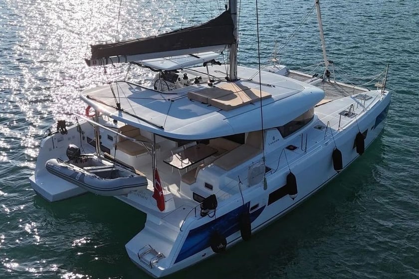Fethiye Catamarán Cabina 4  8  literas 9  invitados 12.8 m Número de anuncio: #20535