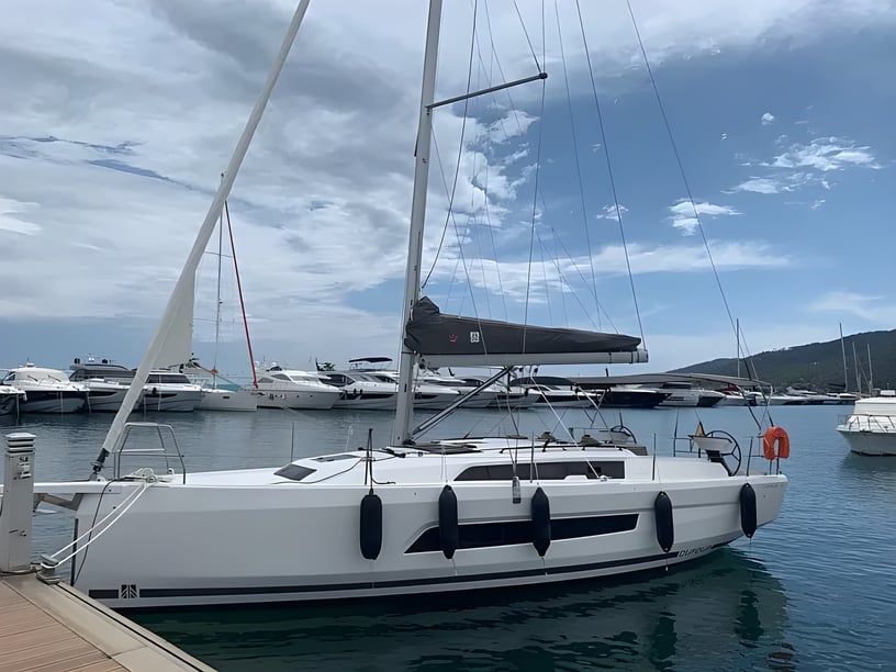 Sant Antoni de Portmany Segelboot 3 Kabine 6 Liegeplätze 10 Gäste 10.77 m Nummer des Inserats: #20599