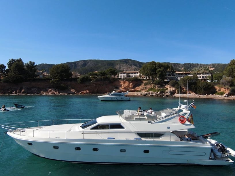 Palma de Mallorca Motoryacht 3 Kabine 6 Liegeplätze 10 Gäste 18.1 m Nummer des Inserats: #20605