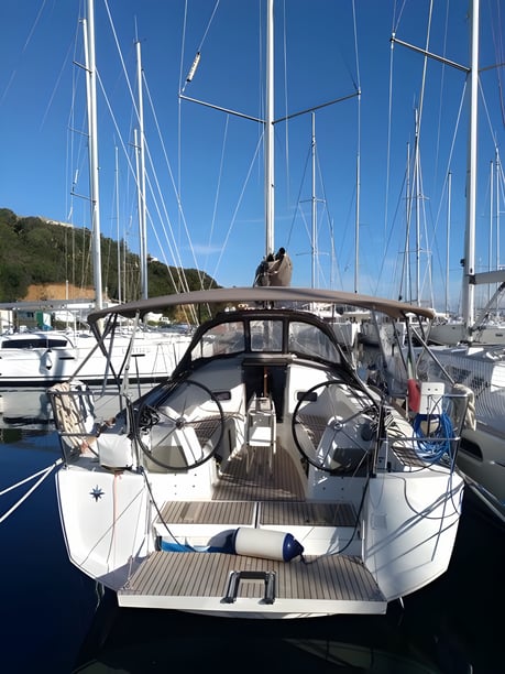 Portisco Sailboat 2 cabin 4 berths 4 guests 10.34 m Listing Number: #20621 3