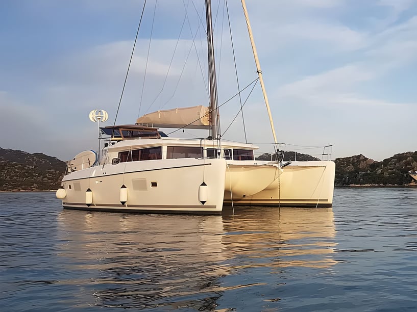 Ibiza Catamaran Cabine 3  Couchettes 6  Invités 6  12.61 m Numéro de l'annonce: #20632 3