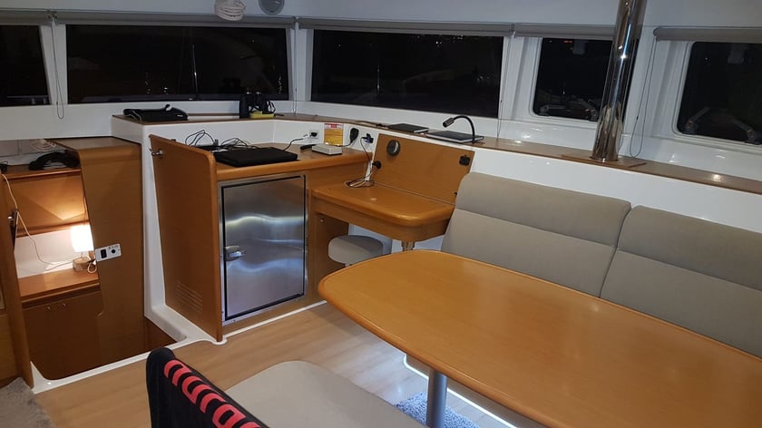 Ibiza Catamaran 3 cabin 9 berths 9 guests 12.61 m Listing Number: #20632 3