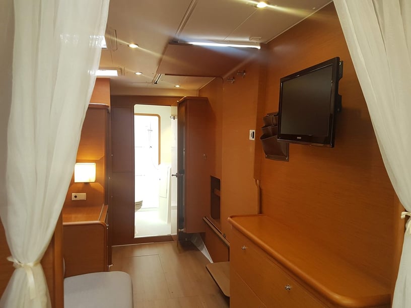 Ibiza Catamaran 3 cabin 9 berths 9 guests 12.61 m Listing Number: #20632 5