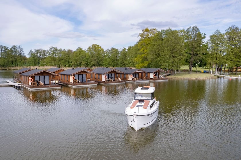 Węgorzewo Motorboat 2 cabin 6 berths 6 guests 8.7 m Listing Number: #20661 4