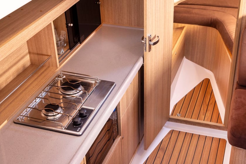 Węgorzewo Bateau à moteur Cabine 2  Couchettes 6  Invités 6  8.7 m Numéro de l'annonce: #20663 5