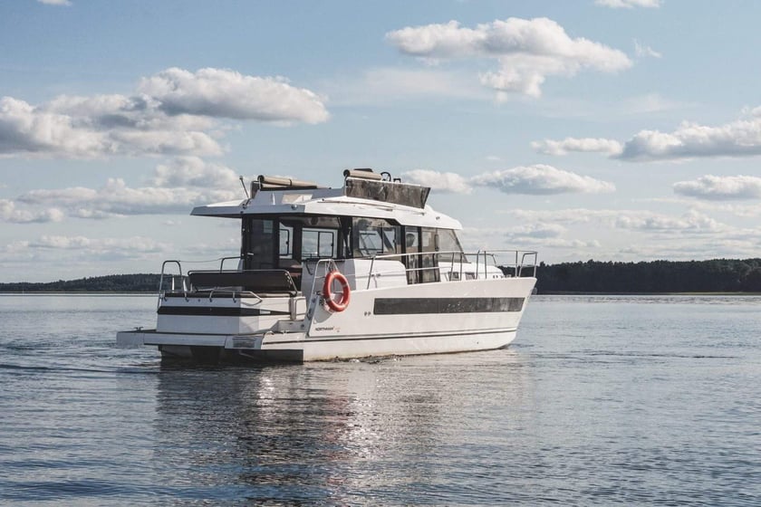 Węgorzewo Motorboot Cabine 3  10  slaapplaatsen 10  gasten 12.26 m Lijstnummer: #20664 5