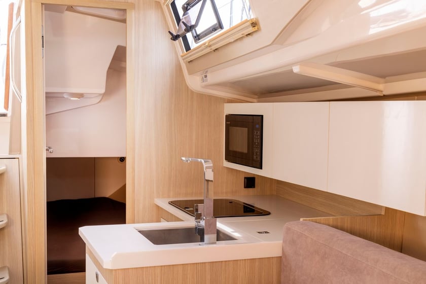 Węgorzewo Sailboat 3 cabin 10 berths 10 guests 11.32 m Listing Number: #20671 2