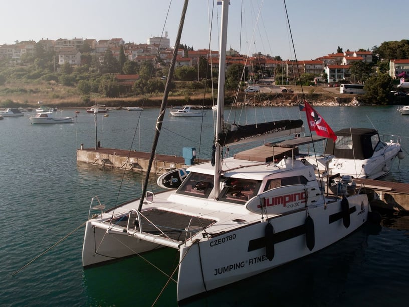 Šibenik Catamaran 3 cabin 8 berths 8 guests 9.99 m Listing Number: #20685