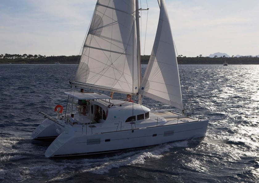 Fethiye Catamaran 3 cabin 7 berths 7 guests 11.55 m Listing Number: #20695 4