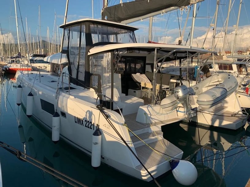 Piombino Catamaran Cabine 6  Couchettes 10  Invités 10  12.8 m Numéro de l'annonce: #20699 5