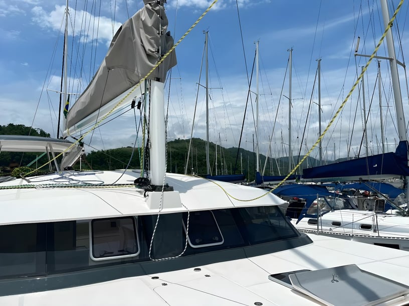 Paraty Catamaran Cabine 4  Couchettes 8  Invités 8  13.1 m Numéro de l'annonce: #20716 3