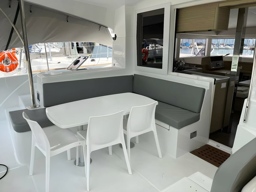 Paraty Catamaran 4 cabin 8 berths 8 guests 11.73 m Listing Number: #20718 4