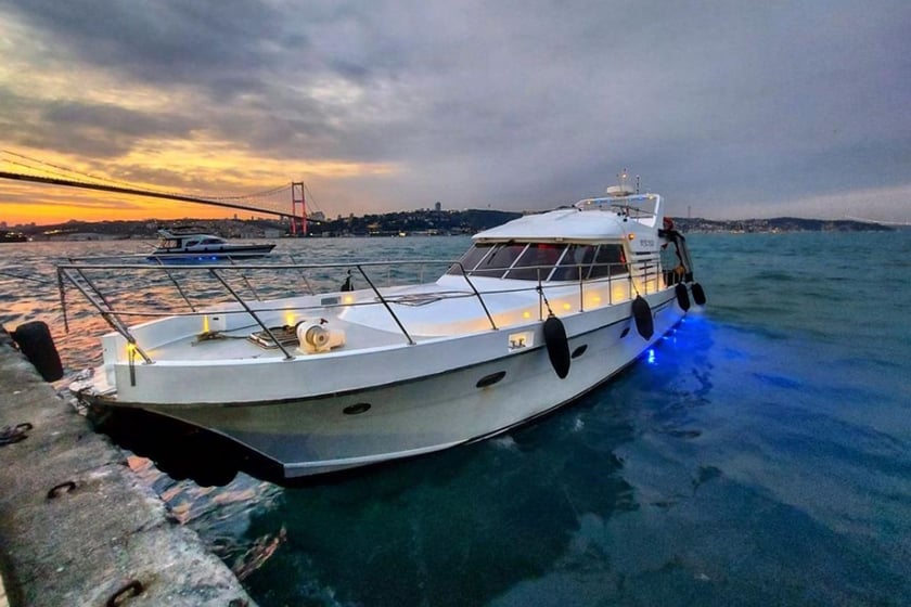 Eminonu Motoryacht 3 Kabine 4 Liegeplätze 12 Gäste 18 m Nummer des Inserats: #20757 4