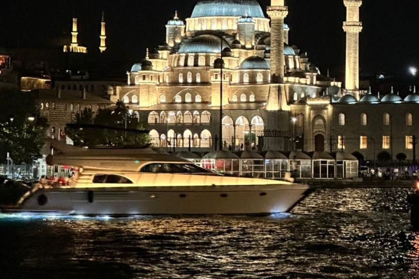 Eminonu Yate a motor   12  invitados 18 m Número de anuncio: #20757 2