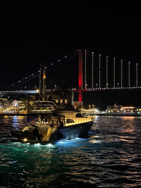 Eminonu Yate a motor   12  invitados 18 m Número de anuncio: #20757 5