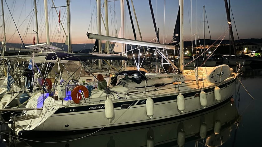 Porto Carras, Chalkidiki Segelboot 3 Kabine 6 Liegeplätze 12 Gäste 13.7 m Nummer des Inserats: #20766 4